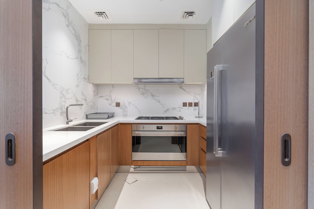 Address Residences Dubai Opera - Burj Khalifa City Views 2 & 3-Bedroom Apartment 1 minute walk to Burj Khalifa, Dubai Mall, Dubai Fountain by Heaven Crest