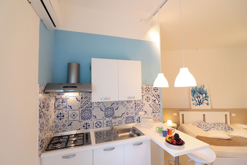 Casa Maya Modern Open-space Apartment Steps From Otrantos Seafront