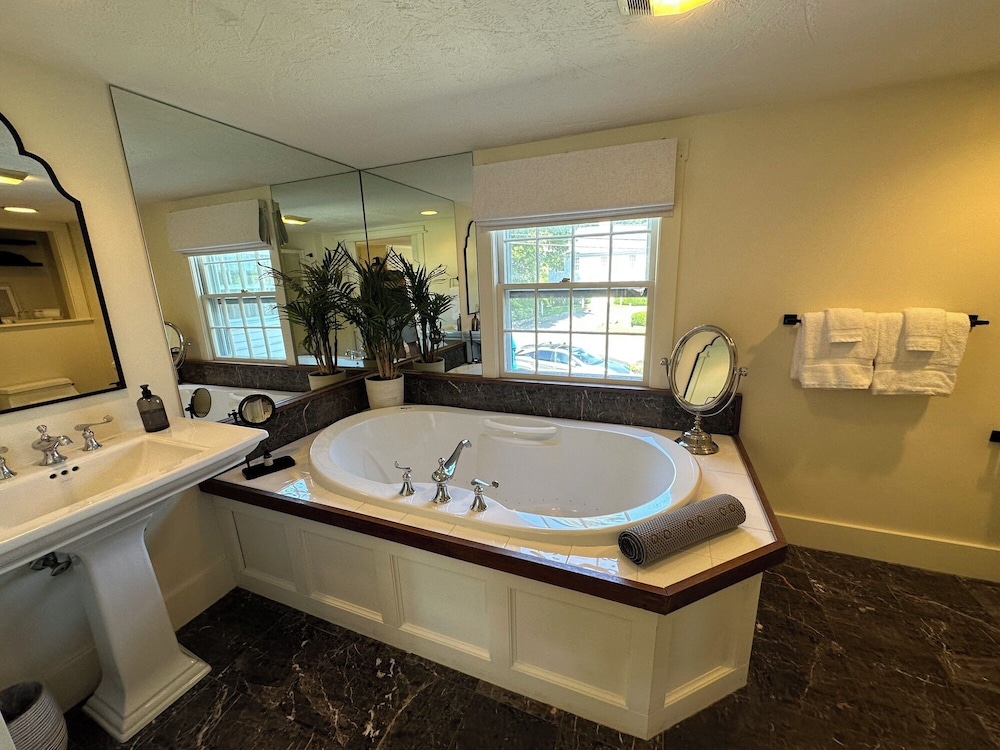 Inn at Perkins Cove