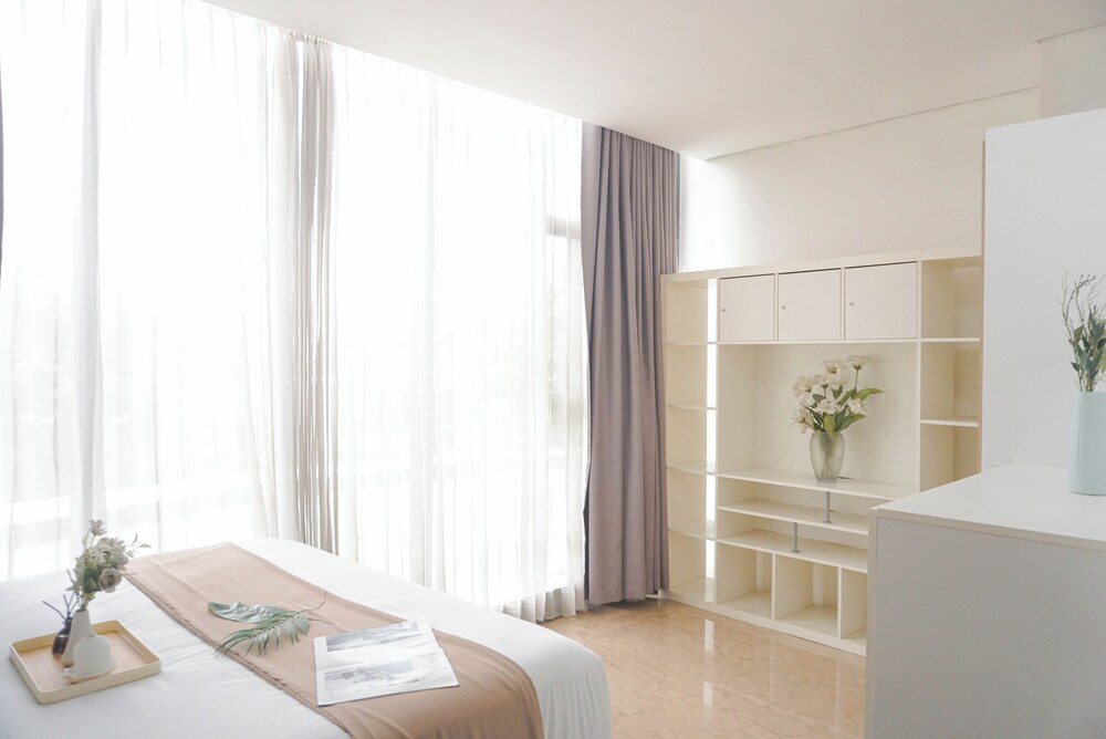 Elegant And Best Deal 1Br At L'Avenue Pancoran Apartment