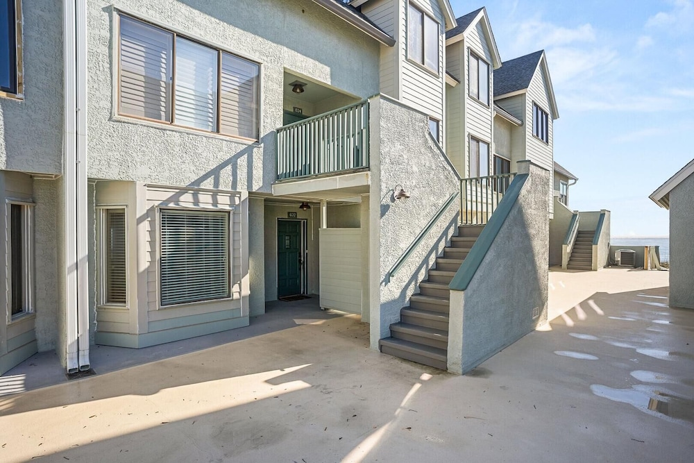 Beautifully Updated 3-bed, 2-bath Oceanfront Retreat