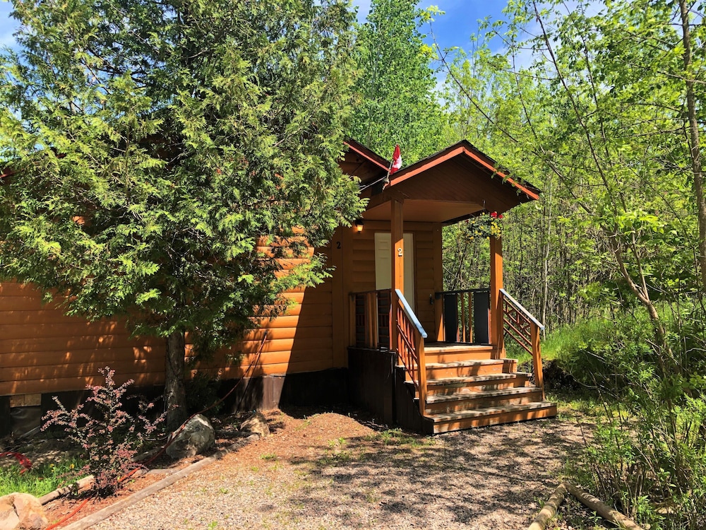 Lakepoint Cottage Resort