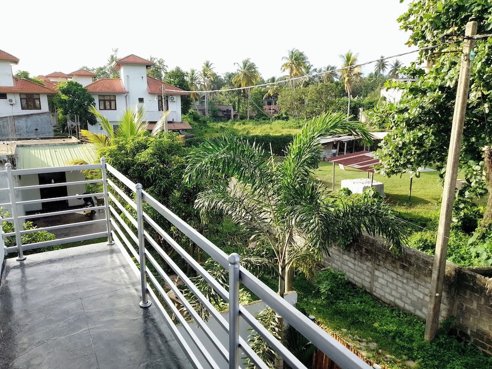 Tropical Suites