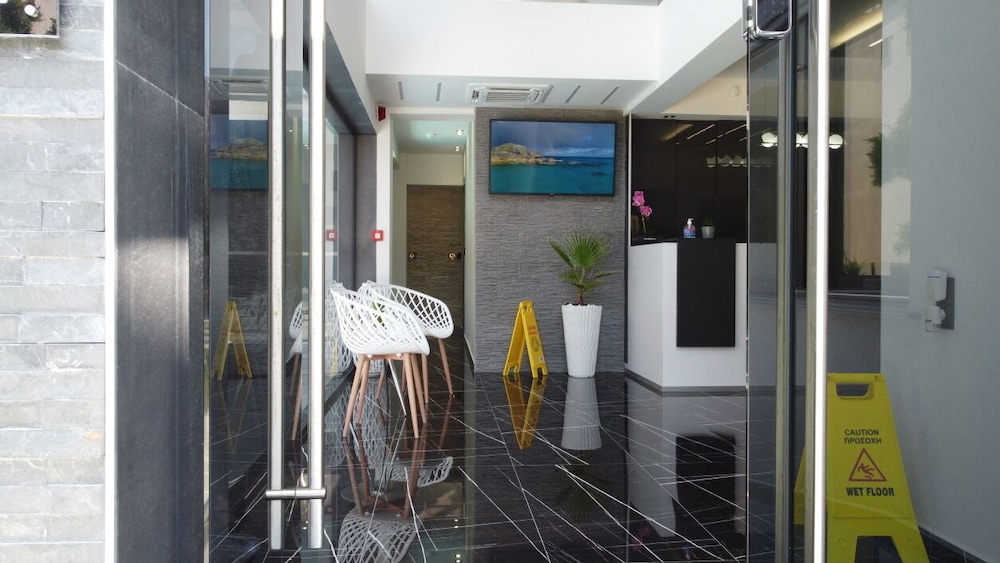 LUXSUITES
