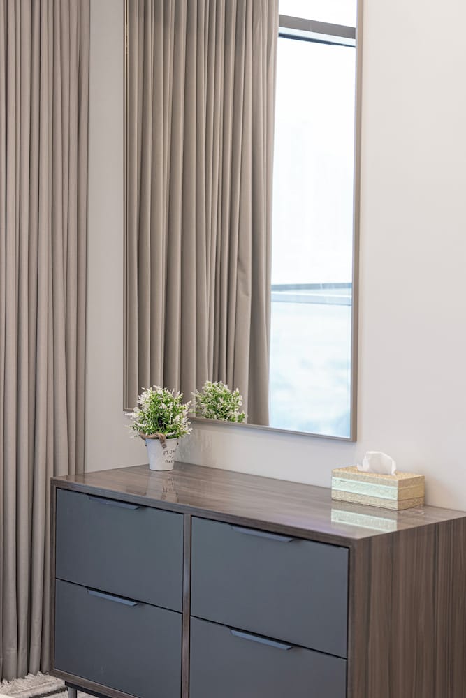 Nobles Suites by Hostiva - City View