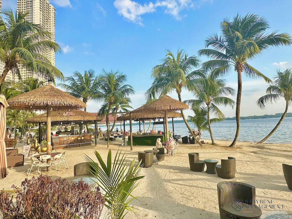 Country Garden Danga Bay Sea View Homestay by Stayrene