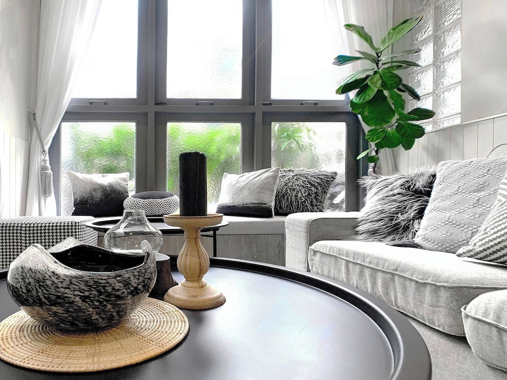 Stylish 3-bedroom Townhome in Heart of Bangkok