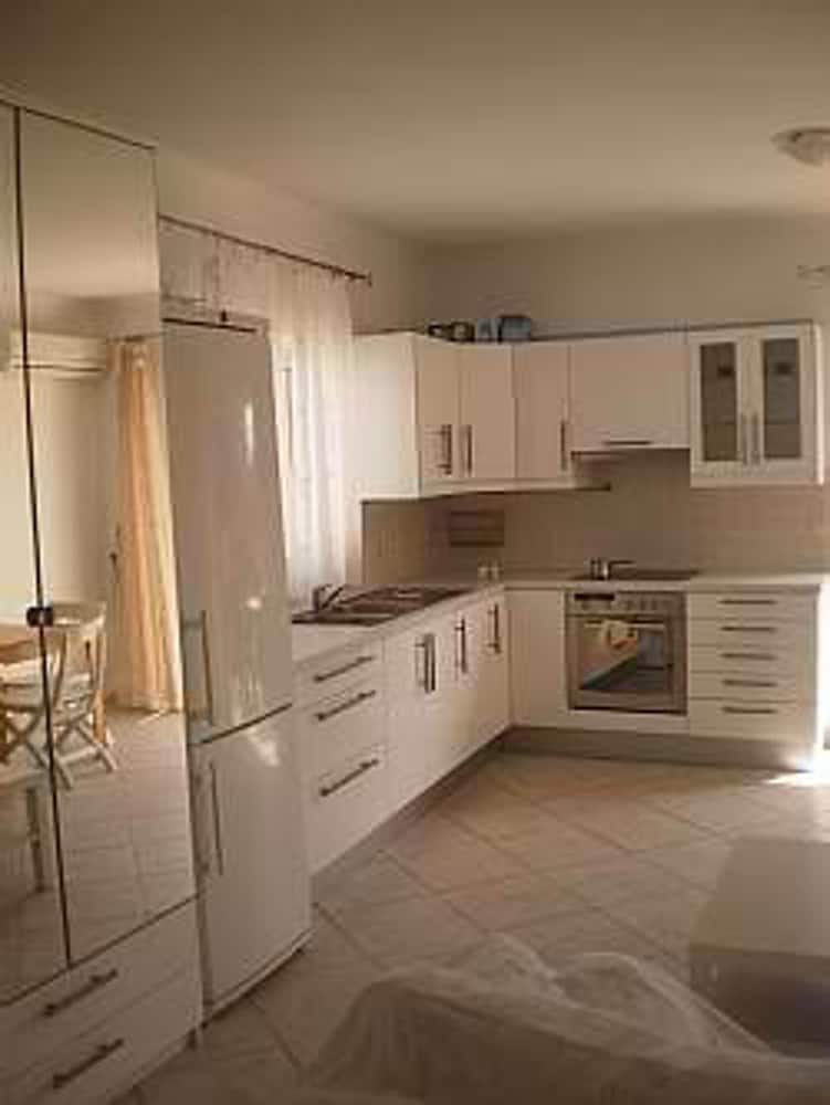 2-bedroom Apartment in Skala LF view 4