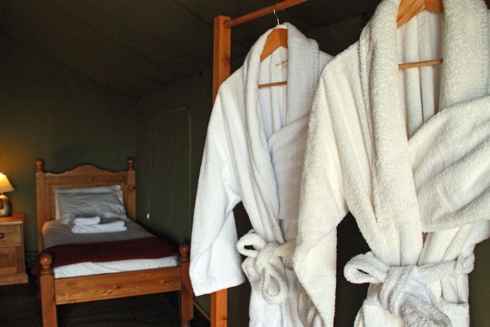 Port Lympne Reserve - Livingstone Lodge