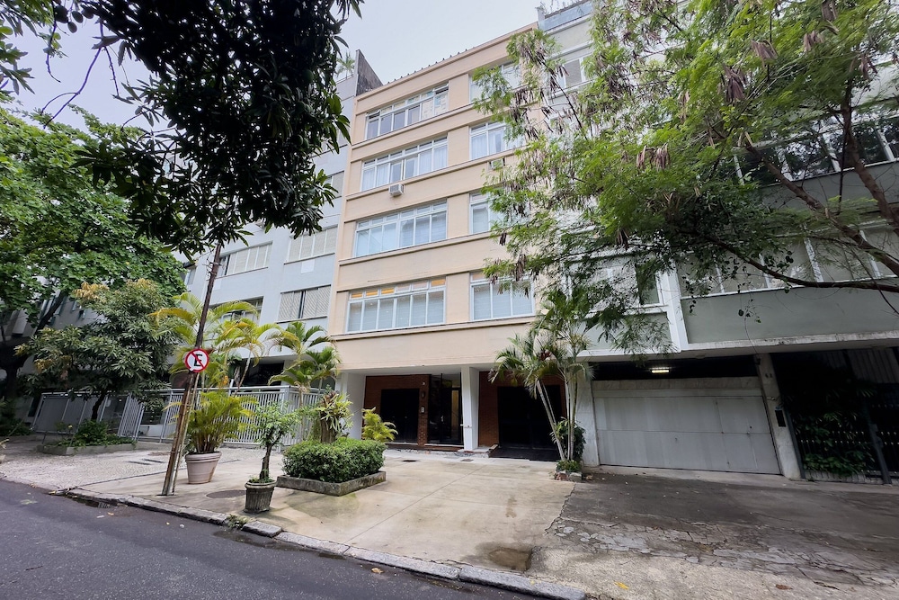 Ipanema | Duplex no melhor local do bairro, 4 quartos, 5 min da Praia - por Casapē Rio