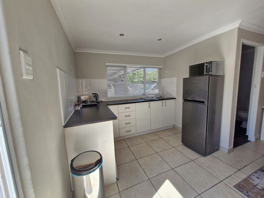 Ivy Place Studio Apartment