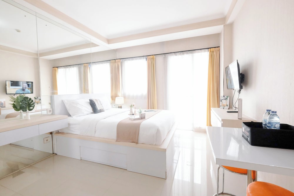 Strategic Studio Apartment Signature Park Grande Near Ciliwung Lrt Station