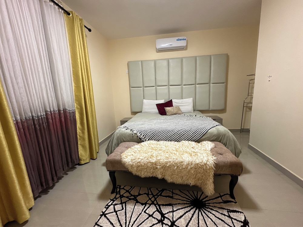 Executive Private Standing apt in Lusaka