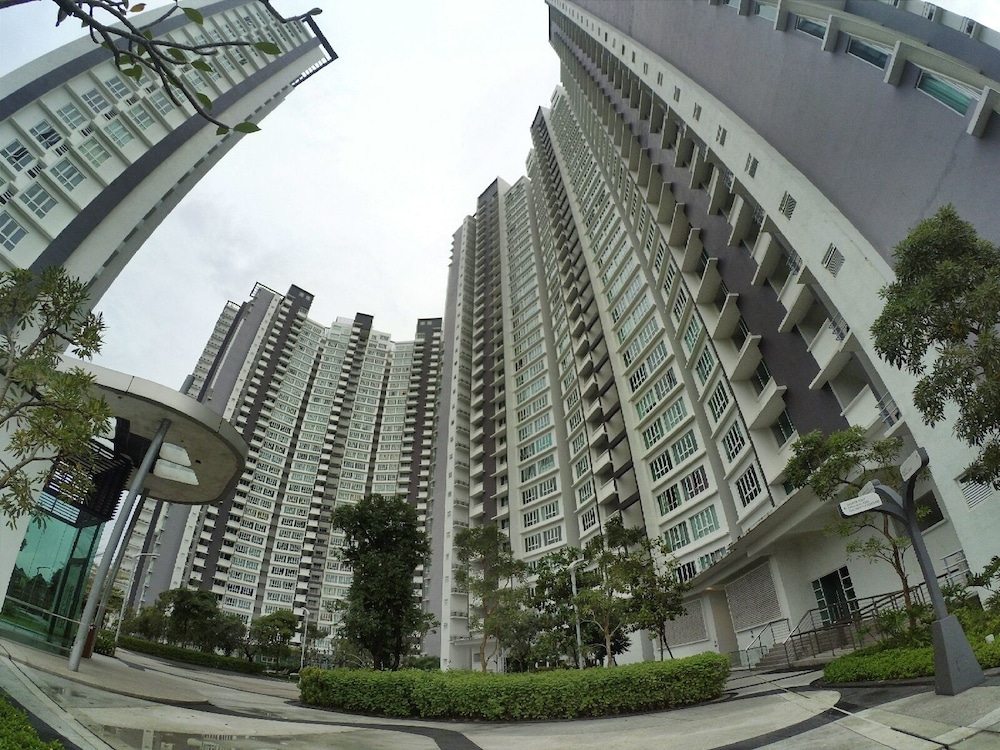City Living with Panoramic Sea Views at Danga Bay