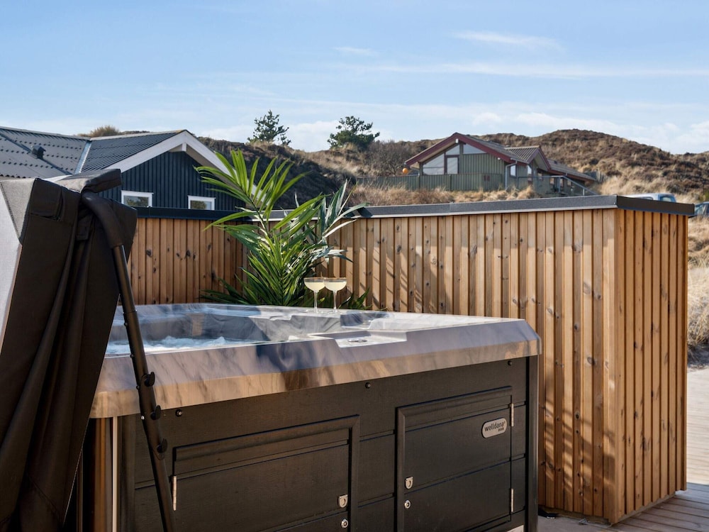 5 Star Holiday Home in Henne Beach