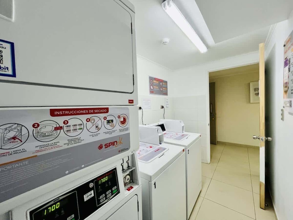 Urbano Esperanza Plaza Yungay Laundry Park Pet