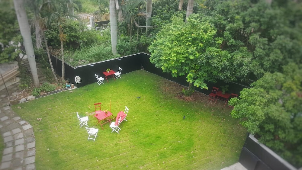 Houselet Hostel