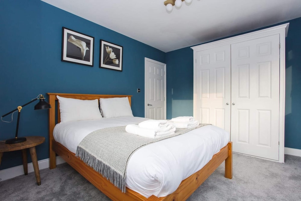 Lovely 2 Bedroom Flat Near Whitechapel Station