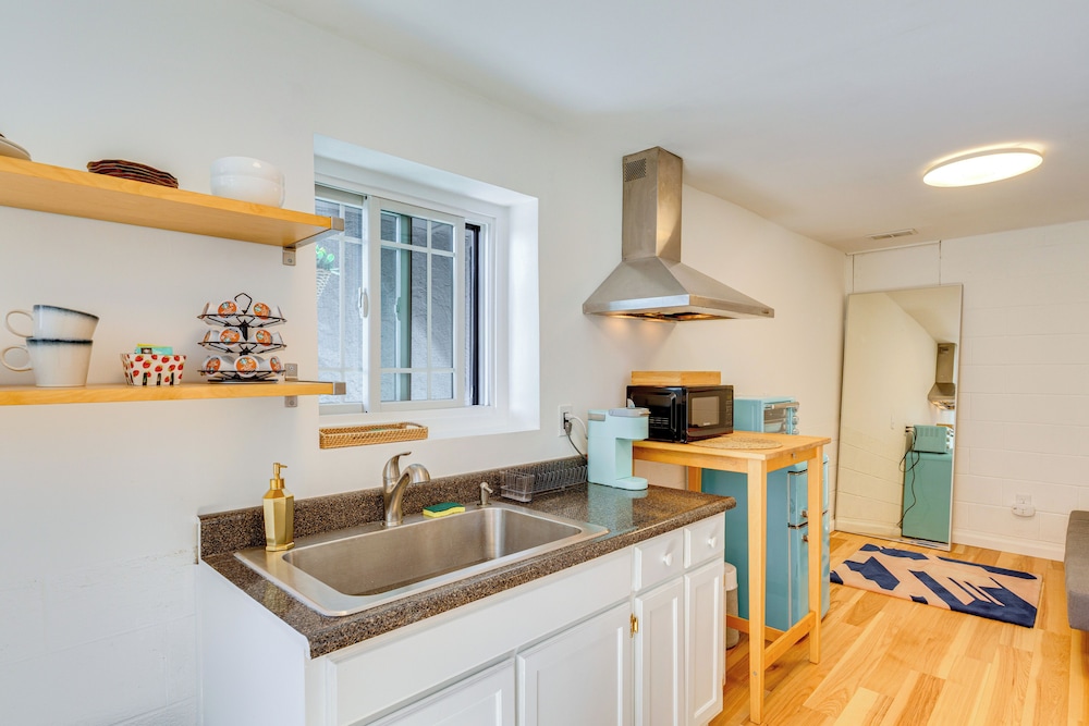 5 Mi to Dtwn Los Angeles: Apt w/ Outdoor Space!