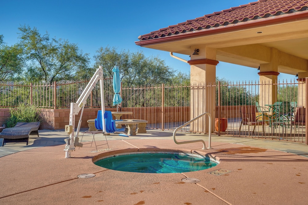 55-plus Desert Oasis in Benson w/ Mountain Views