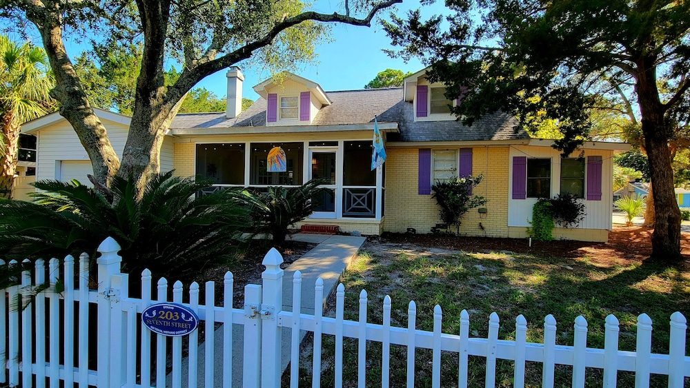 Under The Tybee Sun by Tybee Vacation Rentals