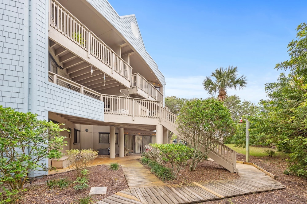 Hibiscus By the Sea - Stay for 5