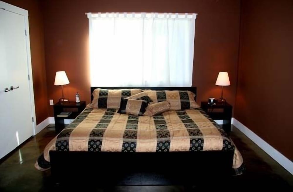 Crooked Tree Guest Suites