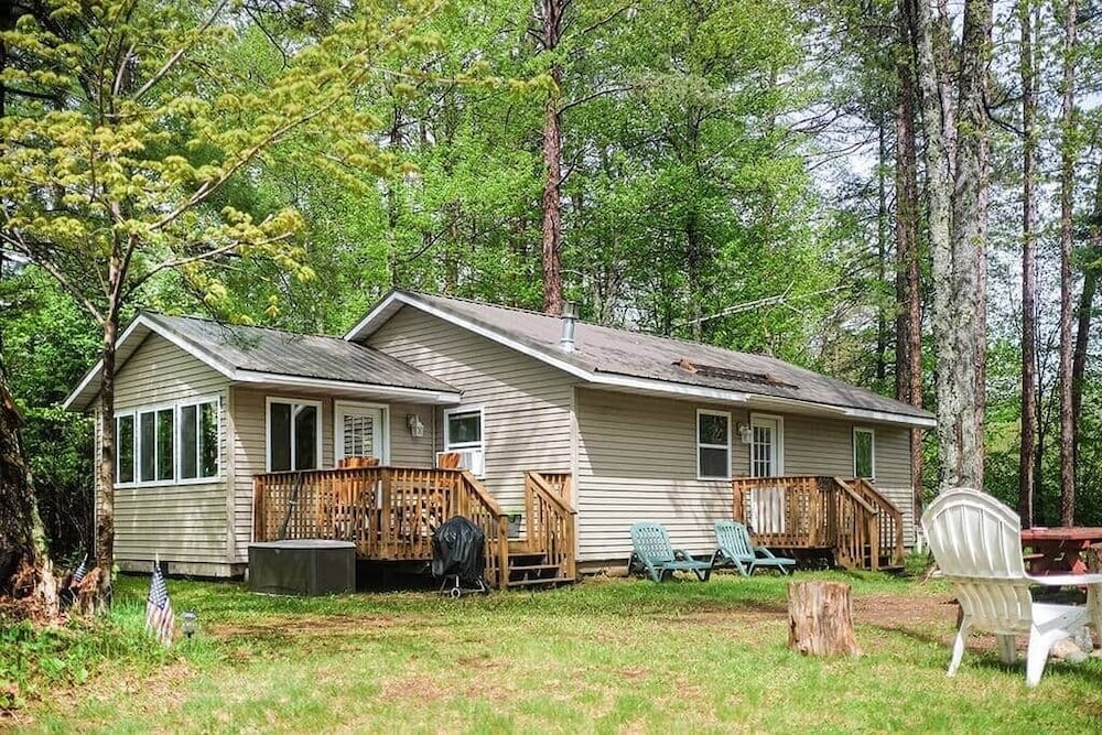 Quaint Clam 2 Bedroom Home
