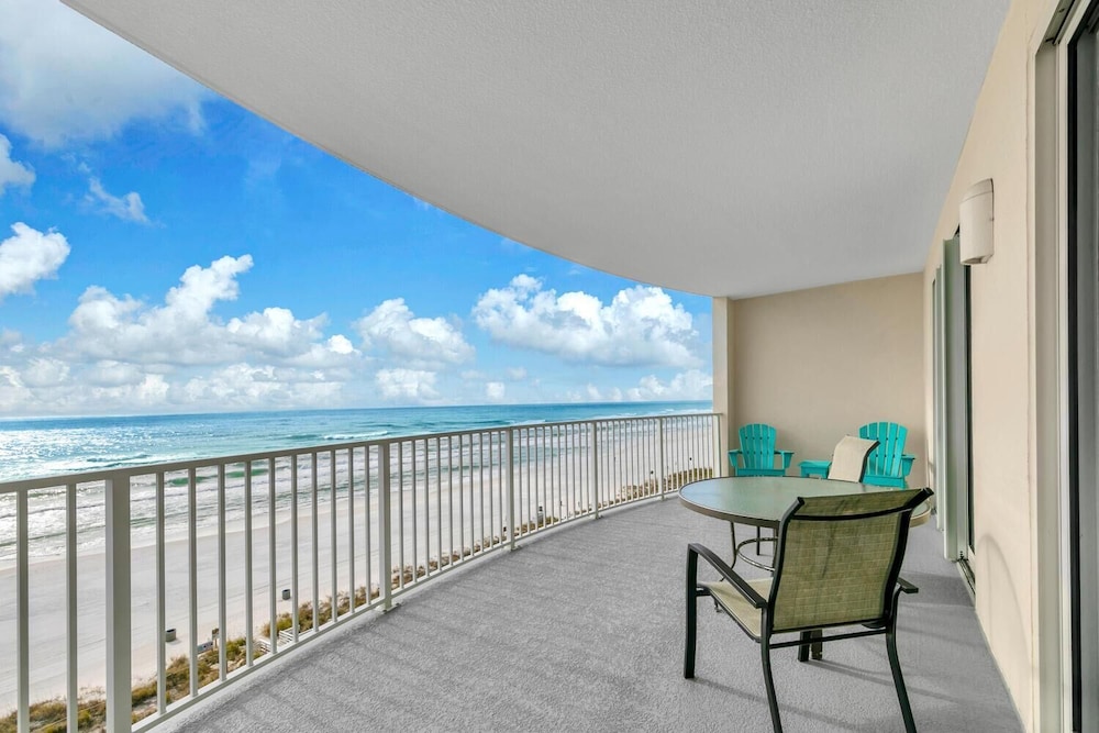 Twin Palms 702