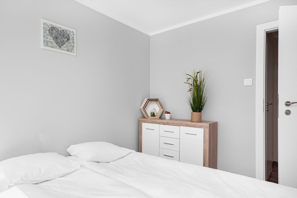 Apartment Solidarnosci Warsaw by Renters view 3