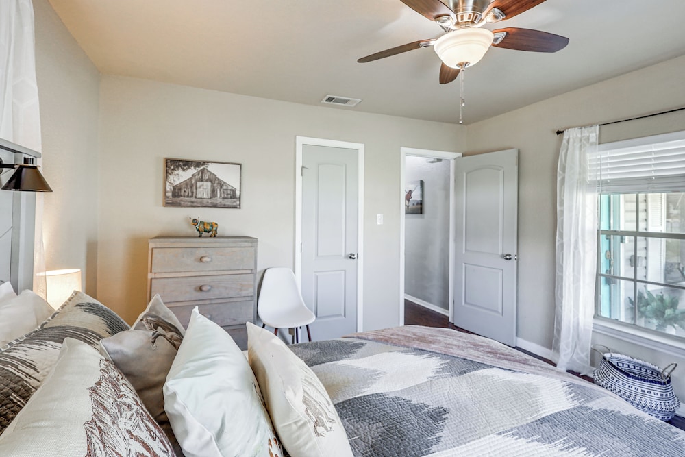 5 Mi to Belton Lake: Home w/ Large Yard!