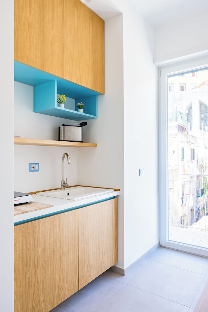 Brombeis Double Bedroom Center by Napoliapartments