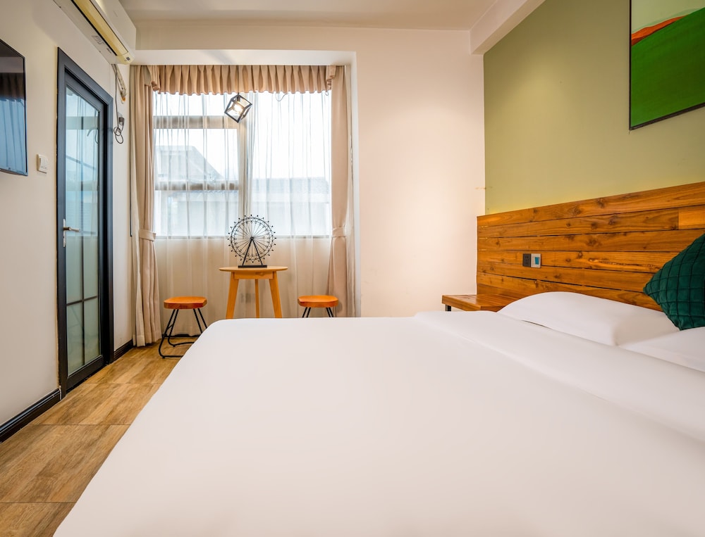 Tianmen Mountain Loft Art Inn