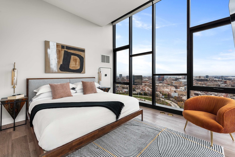 Group Escape 2 Luxury 3BR Penthouses