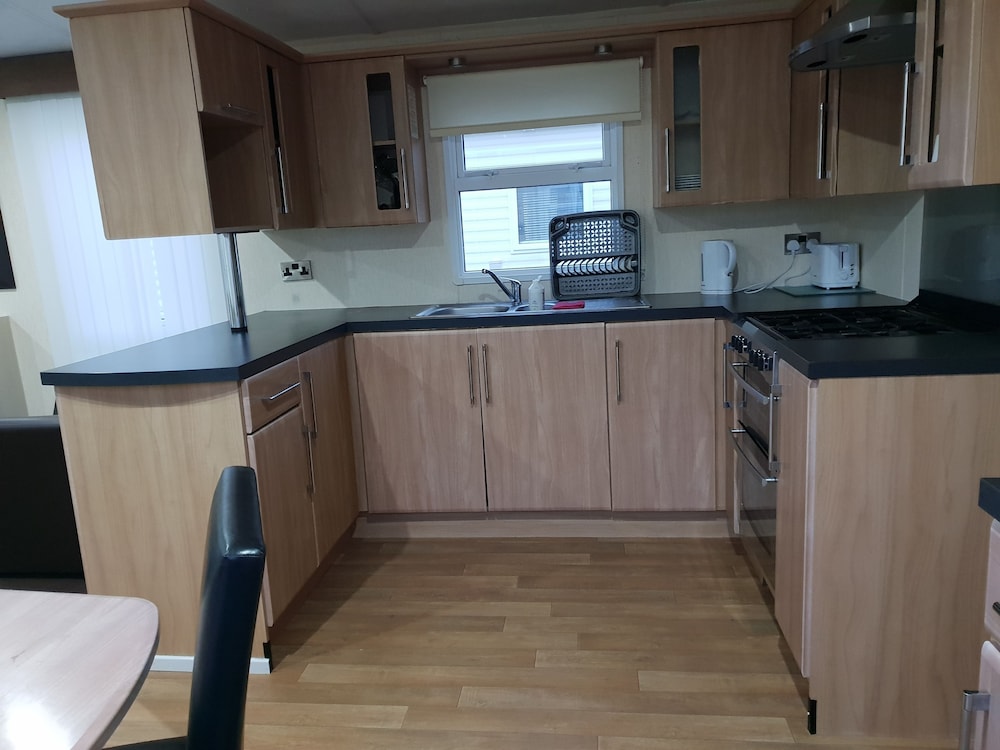 Park Home in Golden Sands Holiday Park view 4