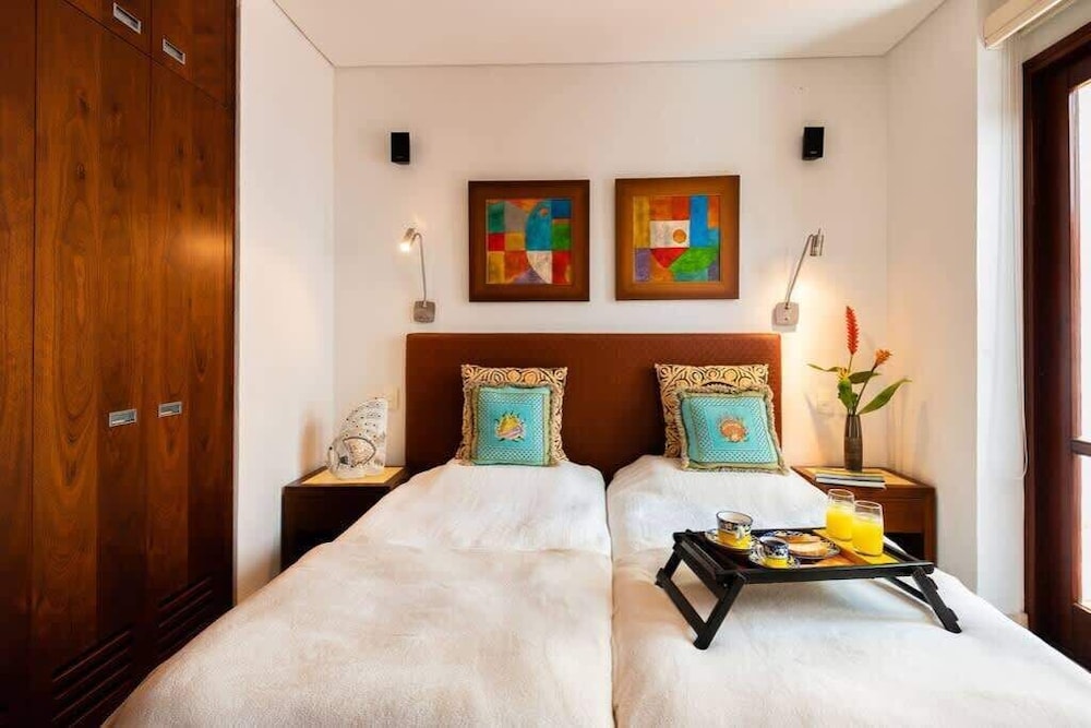 Luxury Apartment– Private Pool & Rooftop Jacuzzi