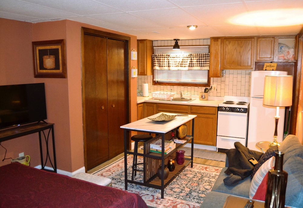 Gather Here 9br, 5BA Group