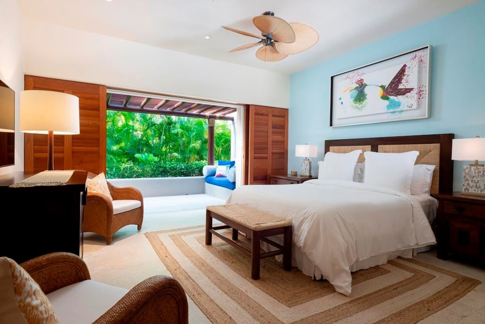 Staffed Ocean View Villa w Four Seasons Amenities
