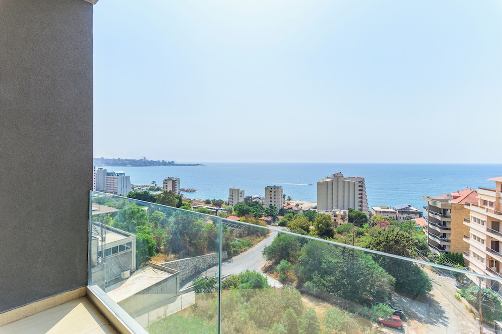 Jounieh Living - Residences by Local Host