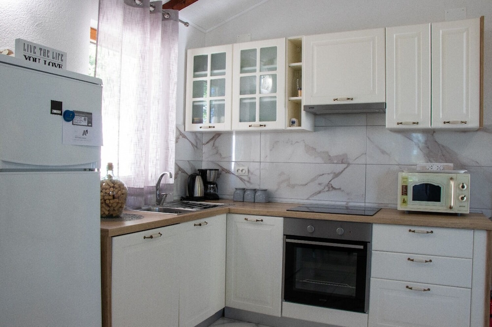 Three Holiday Homes - H1 Azur