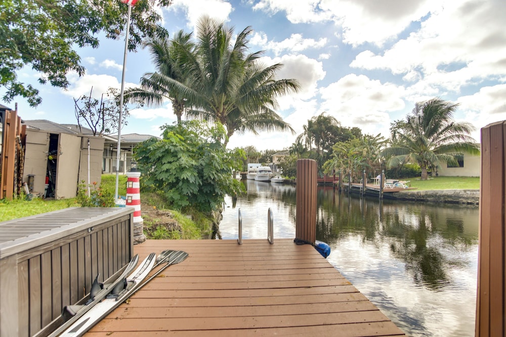 Canal Side Retreat w/ Dock, By Hollywood Boardwalk