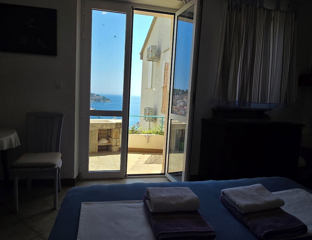 Bocin Rosso Apartments II