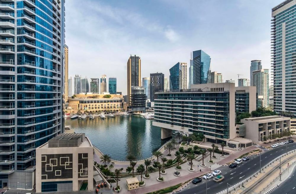 Elite LUX Holiday Homes - Beachside Haven Stylish 1 BHK in JBR Dubai
