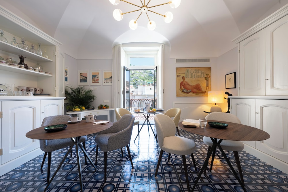 ABBRACCIO Amalfi Boutique Retreat