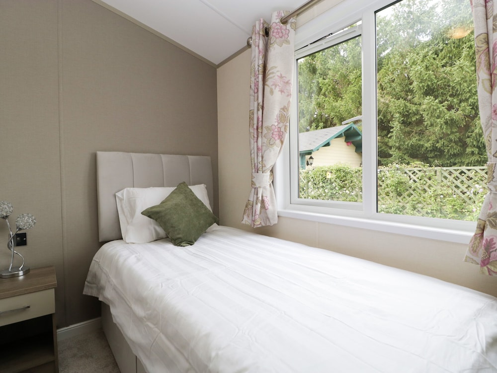 Hill View, Lilac Lodge