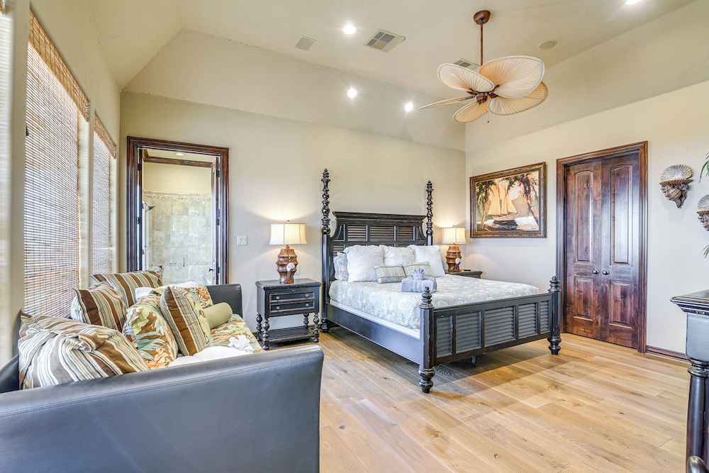 Beachfront Group Getaway on Bolivar Peninsula