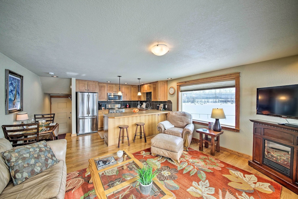 Sandpoint Vacations - Lake Pend Oreille Condo w/ Porch  Mountain View! - Property Image 14
