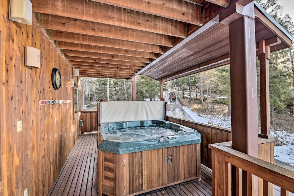 Falcon Rest: A Deluxe Angel Fire Mountain Retreat!