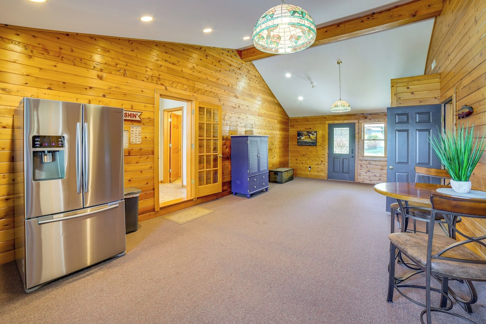 Live Large on Saddle Lake! Family Home w/ Dock