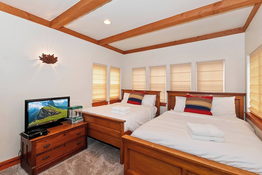 Matterhorn Peak Lodge – Upscale Mountain Escape